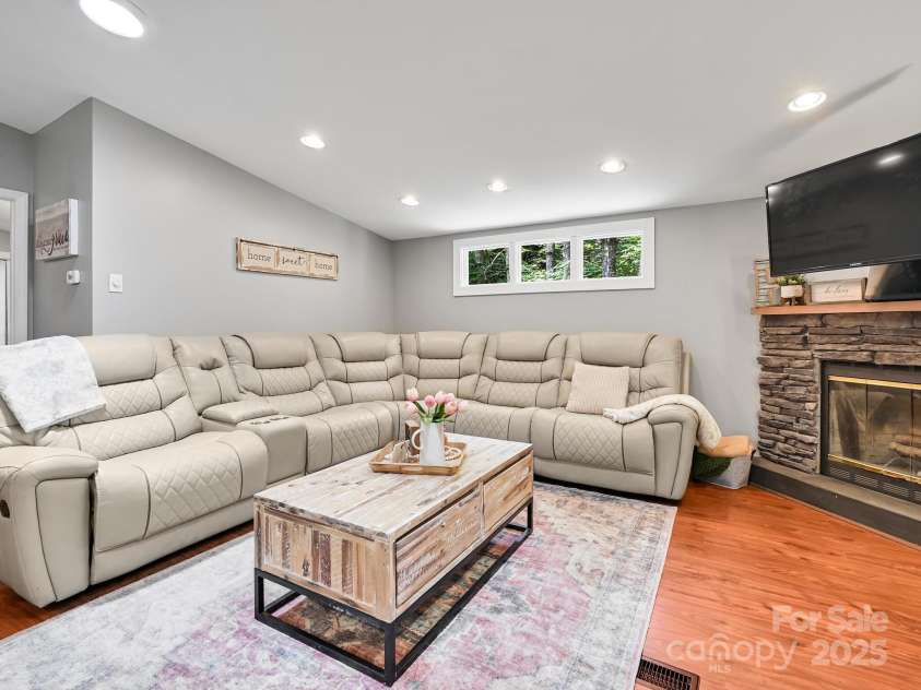 472 Hidden Valley Road, Clyde, NC 28721.  MLS# CAR4279135, YatesRealty ID 26491. 