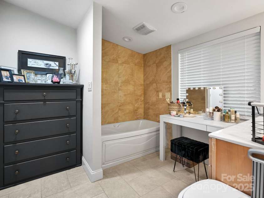 472 Hidden Valley Road, Clyde, NC 28721.  MLS# CAR4279135, YatesRealty ID 26491. 