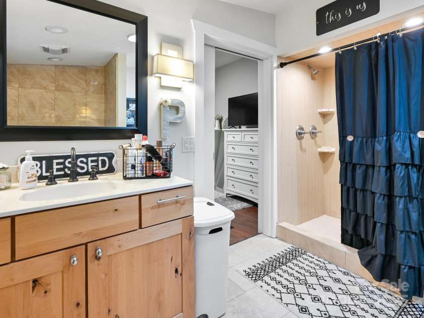 472 Hidden Valley Road, Clyde, NC 28721.  MLS# CAR4279135, YatesRealty ID 26491. 