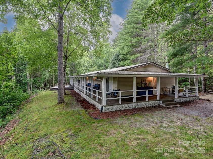 472 Hidden Valley Road, Clyde, NC 28721.  MLS# CAR4279135, YatesRealty ID 26491. 