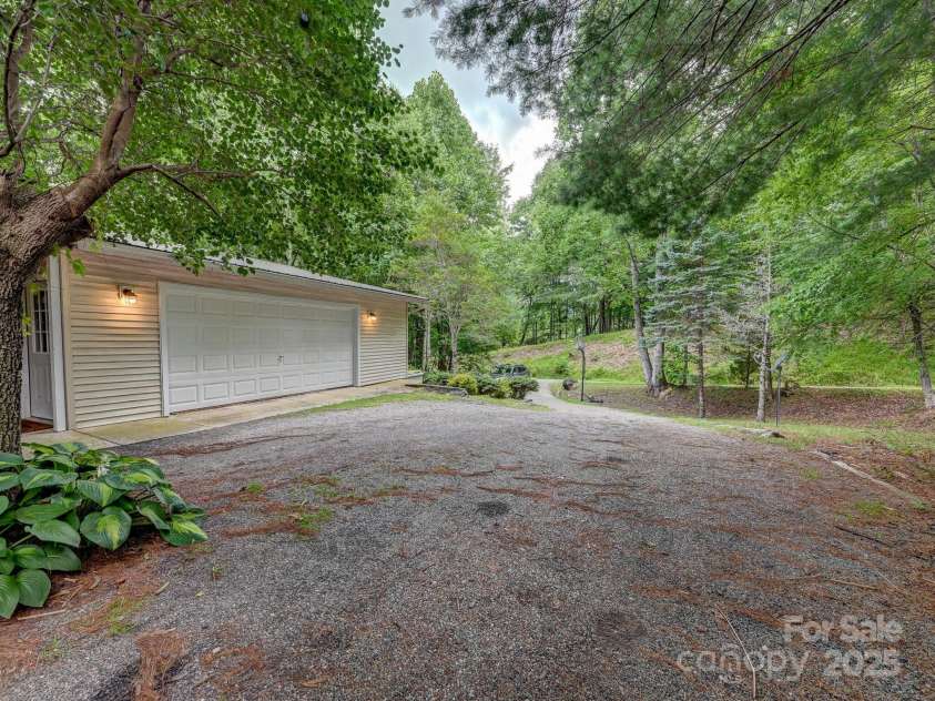 472 Hidden Valley Road, Clyde, NC 28721.  MLS# CAR4279135, YatesRealty ID 26491. 