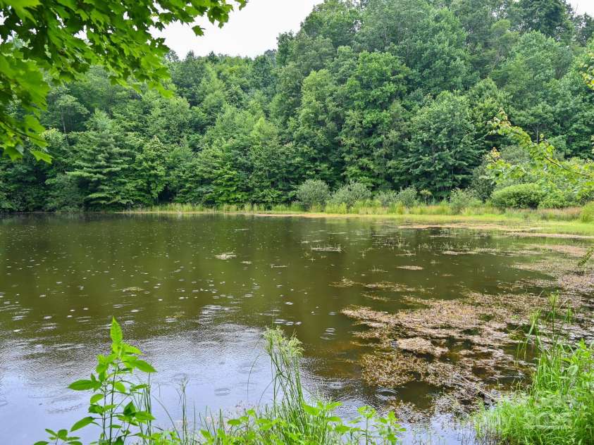 472 Hidden Valley Road, Clyde, NC 28721.  MLS# CAR4279135, YatesRealty ID 26491. 