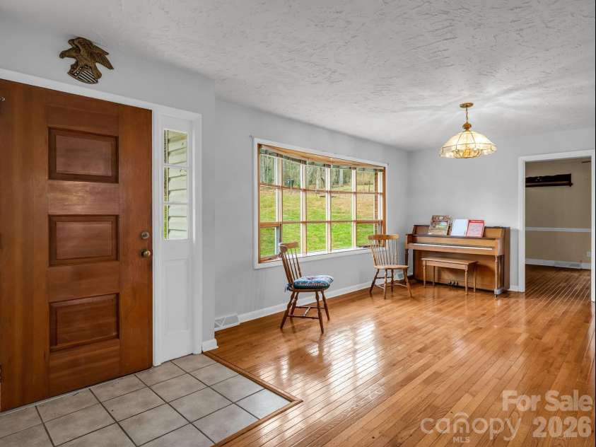 136 Old Tanglewood Trail, Hendersonville, NC 28739.  MLS# CAR4324799, YatesRealty ID 26492. Front Entry