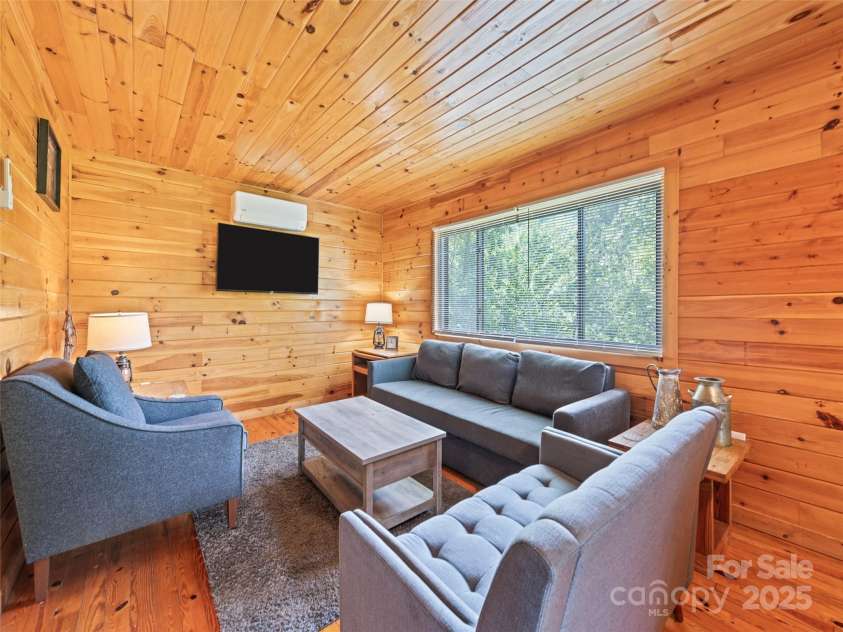 299 Blue Ridge Parkway, Bryson City, NC 28713.  MLS# CAR4281714, YatesRealty ID 26493. 