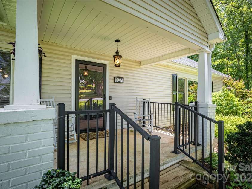 107 Burke Drive, Morganton, NC 28655.  MLS# CAR4281868, YatesRealty ID 26494. 