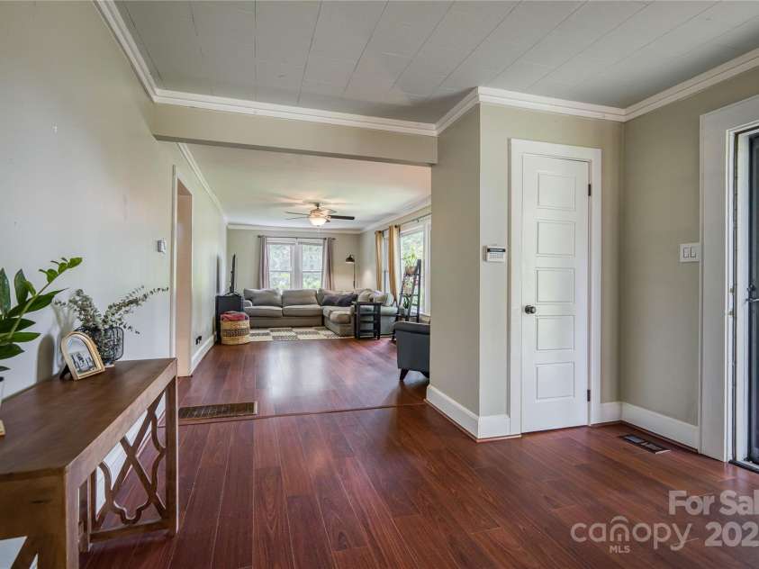 107 Burke Drive, Morganton, NC 28655.  MLS# CAR4281868, YatesRealty ID 26494. 