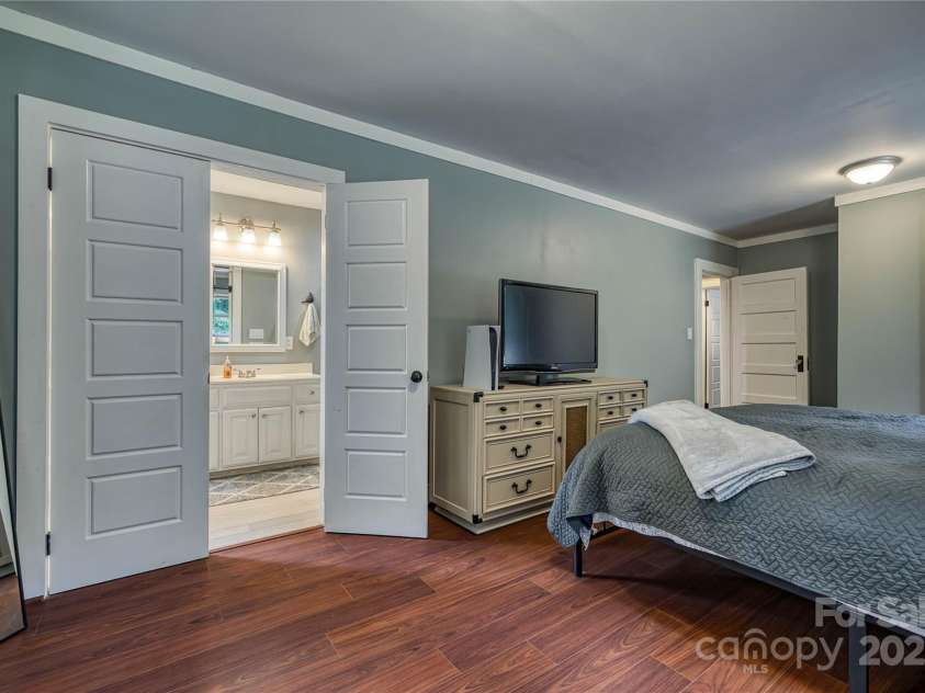 107 Burke Drive, Morganton, NC 28655.  MLS# CAR4281868, YatesRealty ID 26494. 