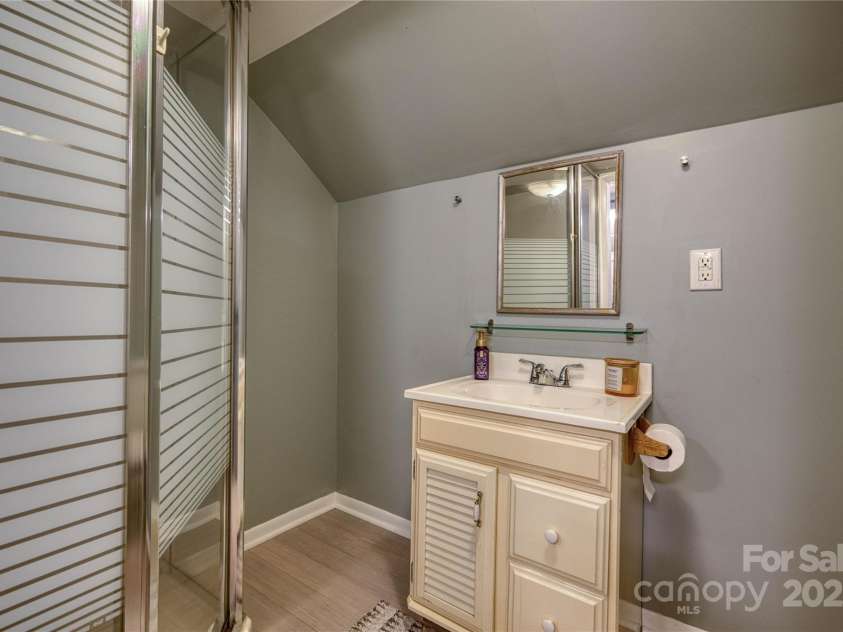 107 Burke Drive, Morganton, NC 28655.  MLS# CAR4281868, YatesRealty ID 26494. 