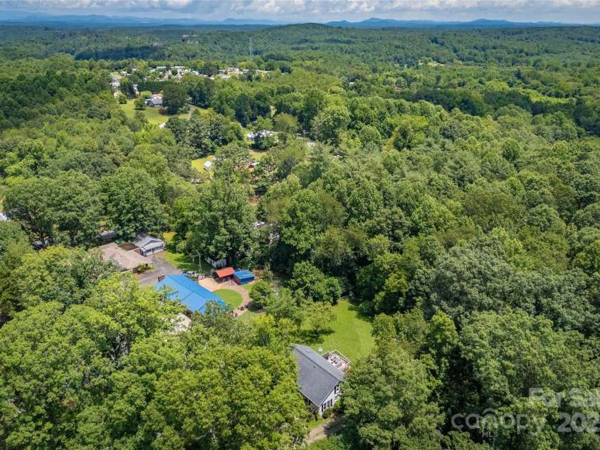 107 Burke Drive, Morganton, NC 28655.  MLS# CAR4281868, YatesRealty ID 26494. 