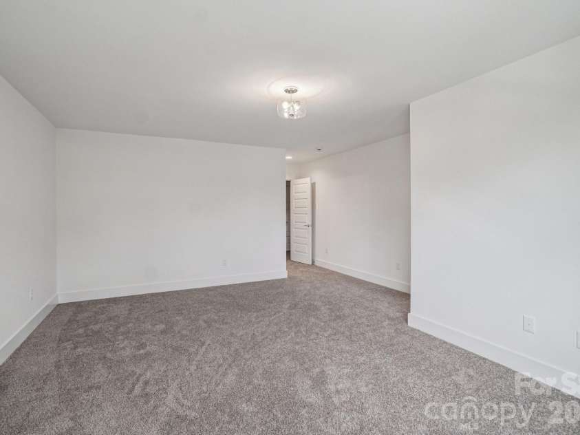 17 Bolton Street, Asheville, NC 28806.  MLS# CAR4344283, YatesRealty ID 26494. Photo similar- selections may be different