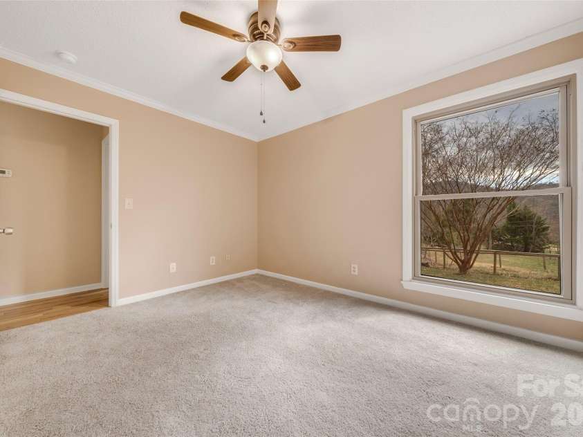 63 Pinecroft Road, Asheville, NC 28804.  MLS# CAR4352217, YatesRealty ID 26495. 