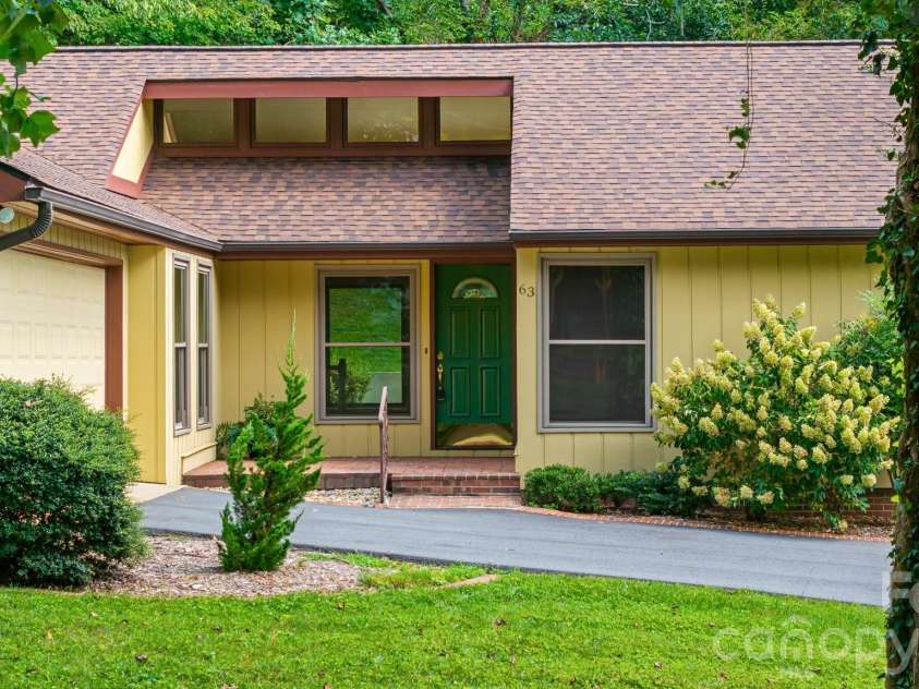 63 Pinecroft Road, Asheville, NC 28804.  MLS# CAR4352217, YatesRealty ID 26495. 