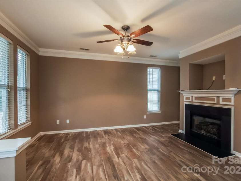 6901 Dunton Street, Huntersville, NC 28078.  MLS# CAR4282229, YatesRealty ID 26495. 