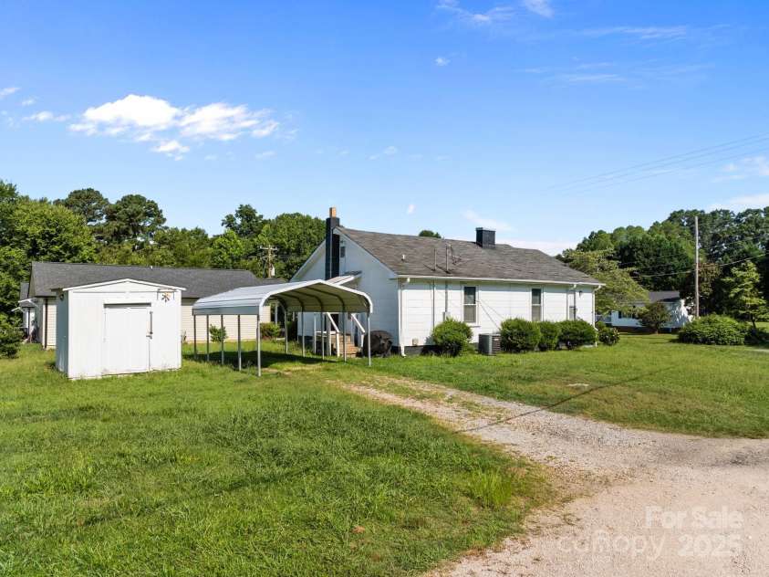 1052 22nd Street, Kannapolis, NC 28083.  MLS# CAR4282342, YatesRealty ID 26496. 