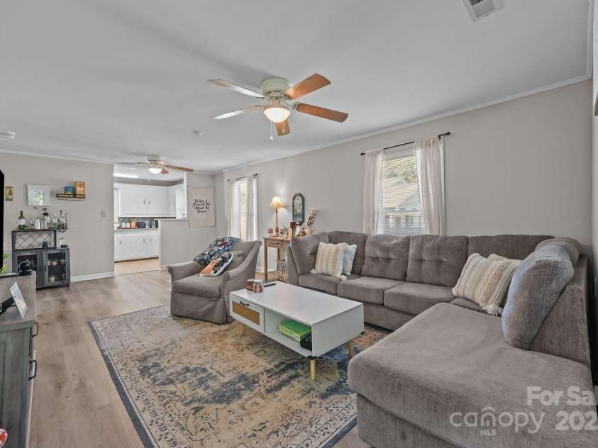 1052 22nd Street, Kannapolis, NC 28083.  MLS# CAR4282342, YatesRealty ID 26496. 