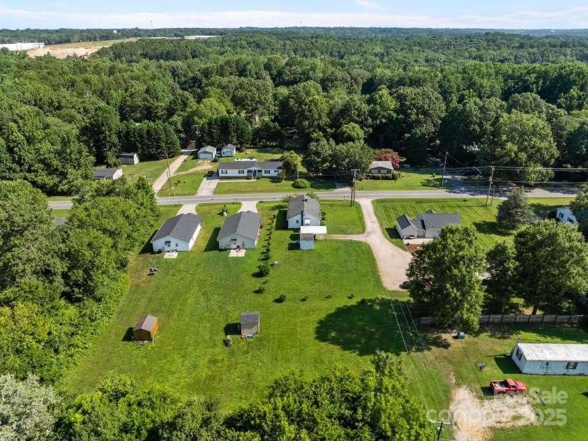 1052 22nd Street, Kannapolis, NC 28083.  MLS# CAR4282342, YatesRealty ID 26496. 