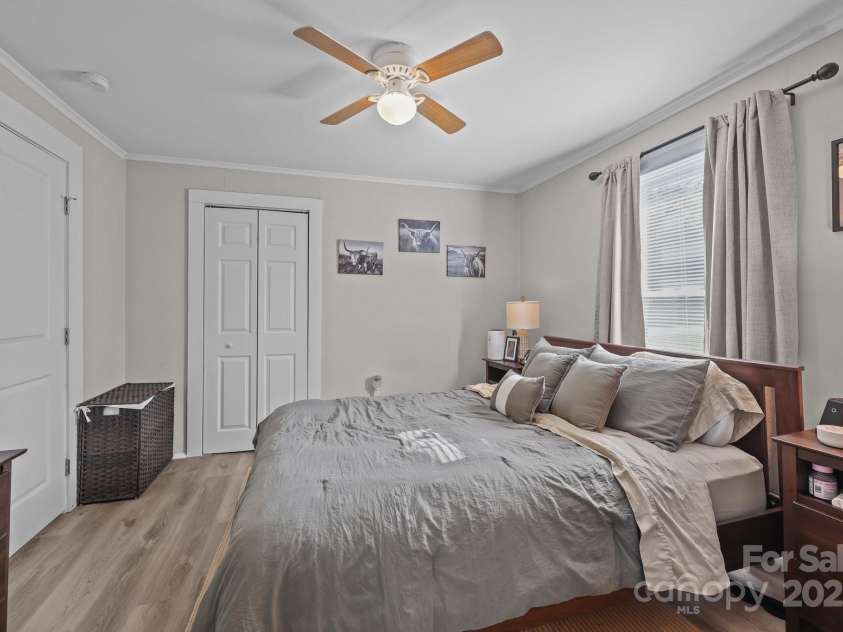 1052 22nd Street, Kannapolis, NC 28083.  MLS# CAR4282342, YatesRealty ID 26496. 