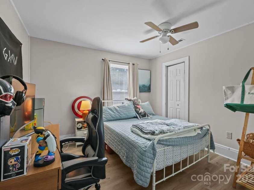 1052 22nd Street, Kannapolis, NC 28083.  MLS# CAR4282342, YatesRealty ID 26496. 