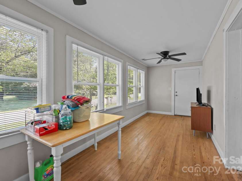 1052 22nd Street, Kannapolis, NC 28083.  MLS# CAR4282342, YatesRealty ID 26496. 