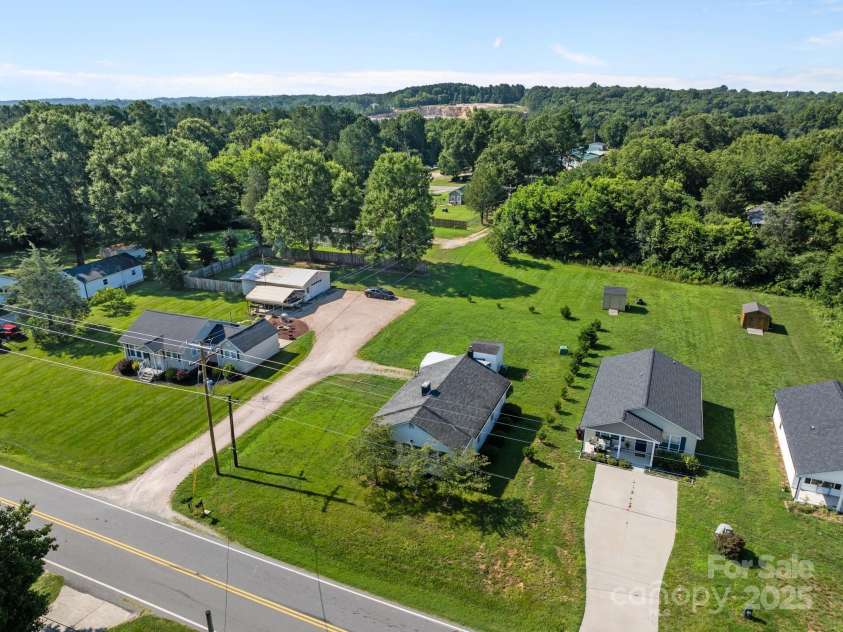 1052 22nd Street, Kannapolis, NC 28083.  MLS# CAR4282342, YatesRealty ID 26496. 