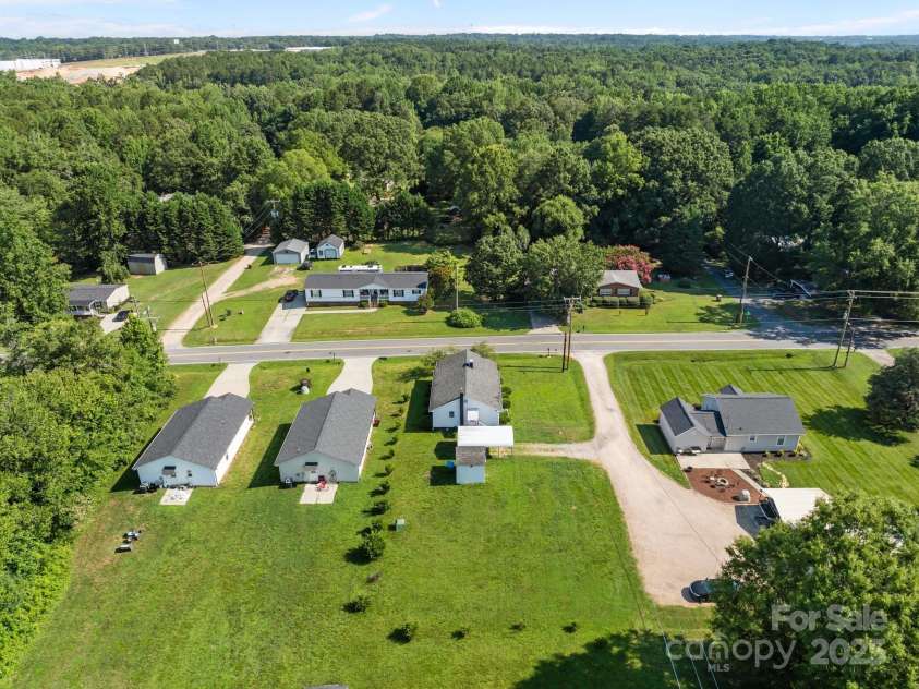 1052 22nd Street, Kannapolis, NC 28083.  MLS# CAR4282342, YatesRealty ID 26496. 