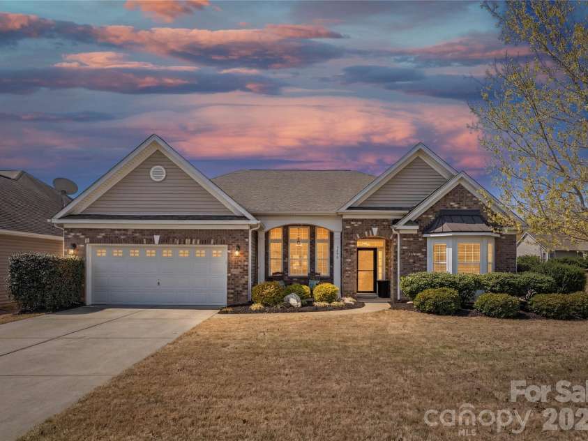 596 Rosemary Lane, Tega Cay, SC 29708.  MLS# CAR4359622, YatesRealty ID 26497. 