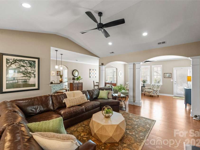 596 Rosemary Lane, Tega Cay, SC 29708.  MLS# CAR4359622, YatesRealty ID 26497. Living Room