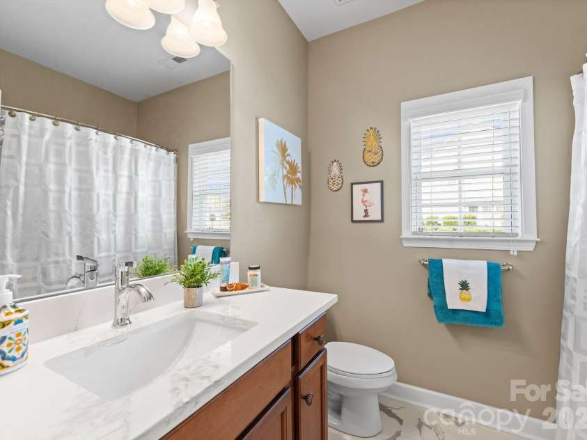 596 Rosemary Lane, Tega Cay, SC 29708.  MLS# CAR4359622, YatesRealty ID 26497. Second full bathroom