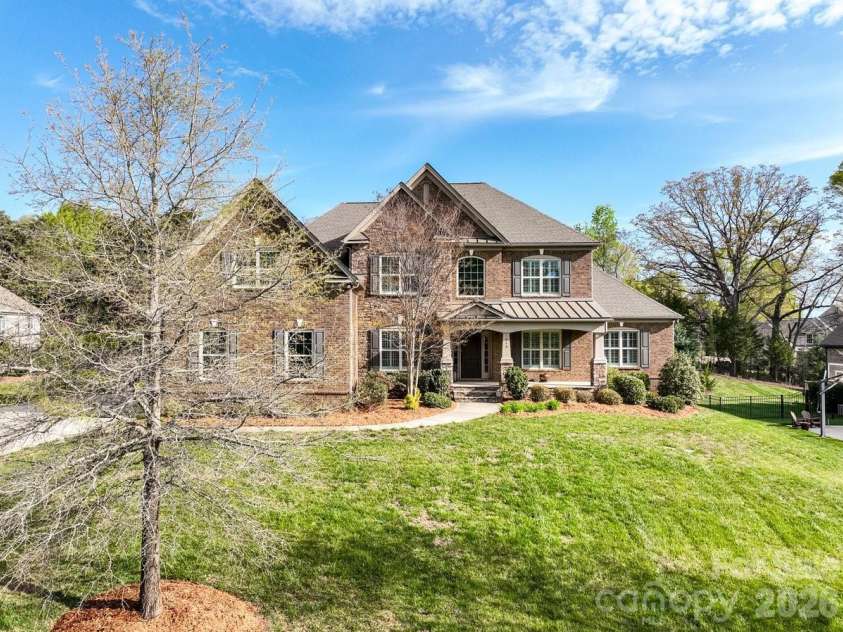 1015 Golden Bell Drive, Waxhaw, NC 28173.  MLS# CAR4361924, YatesRealty ID 26498. 