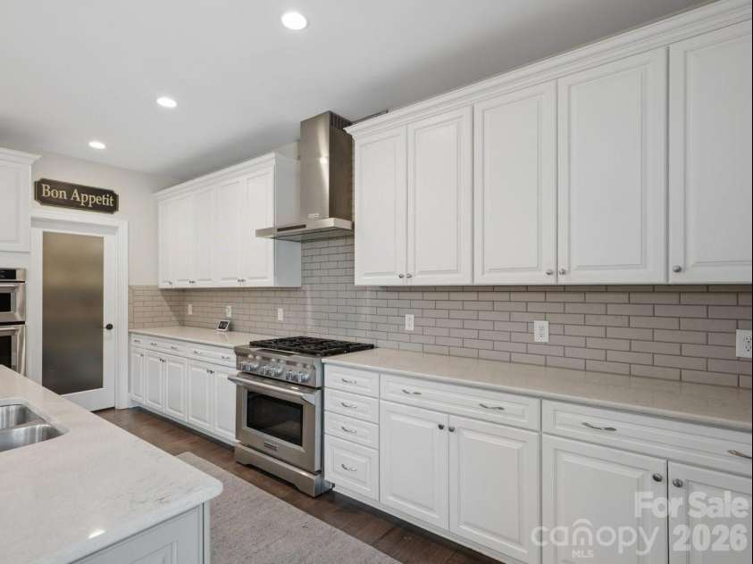1015 Golden Bell Drive, Waxhaw, NC 28173.  MLS# CAR4361924, YatesRealty ID 26498. 