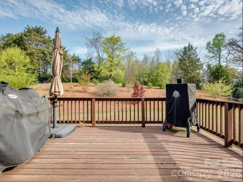 1015 Golden Bell Drive, Waxhaw, NC 28173.  MLS# CAR4361924, YatesRealty ID 26498. 