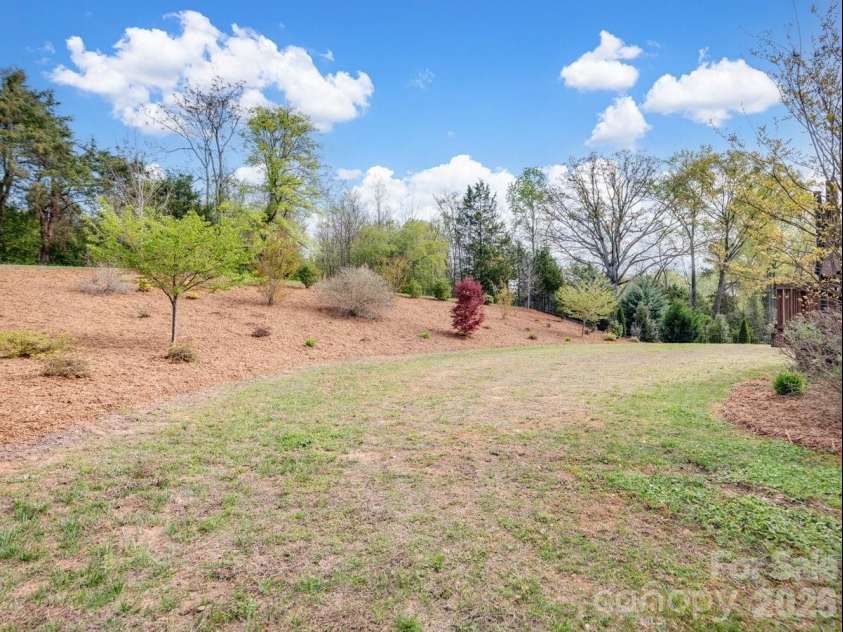 1015 Golden Bell Drive, Waxhaw, NC 28173.  MLS# CAR4361924, YatesRealty ID 26498. 
