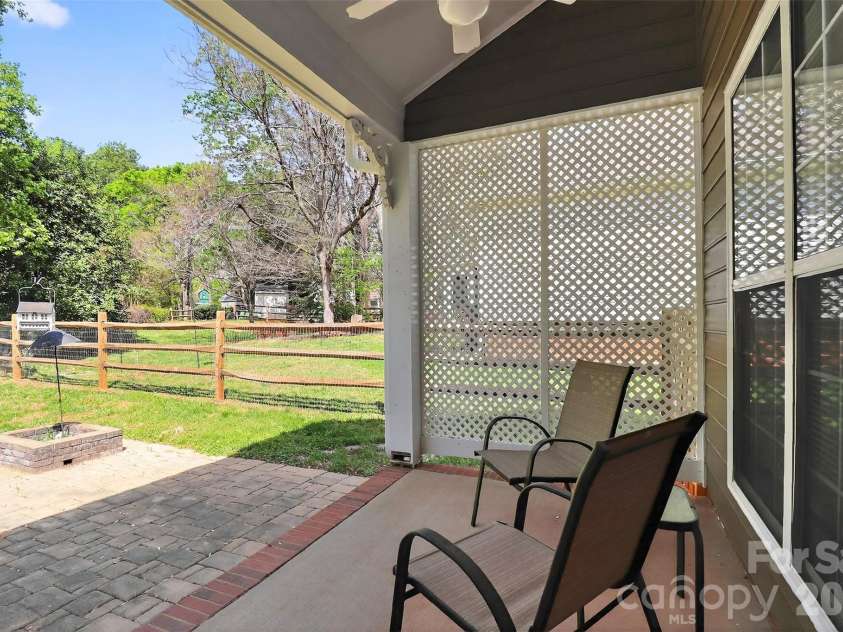 10631 Jardin Way, Charlotte, NC 28215.  MLS# CAR4366111, YatesRealty ID 26499. 