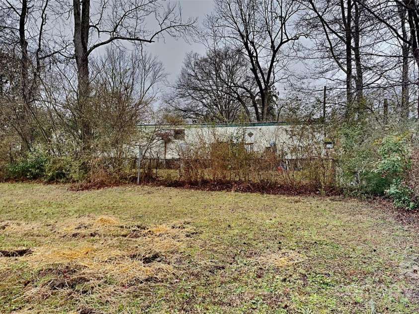 105 Valley Avenue, Clover, SC 29710.  MLS# CAR4217852, YatesRealty ID 2650. 