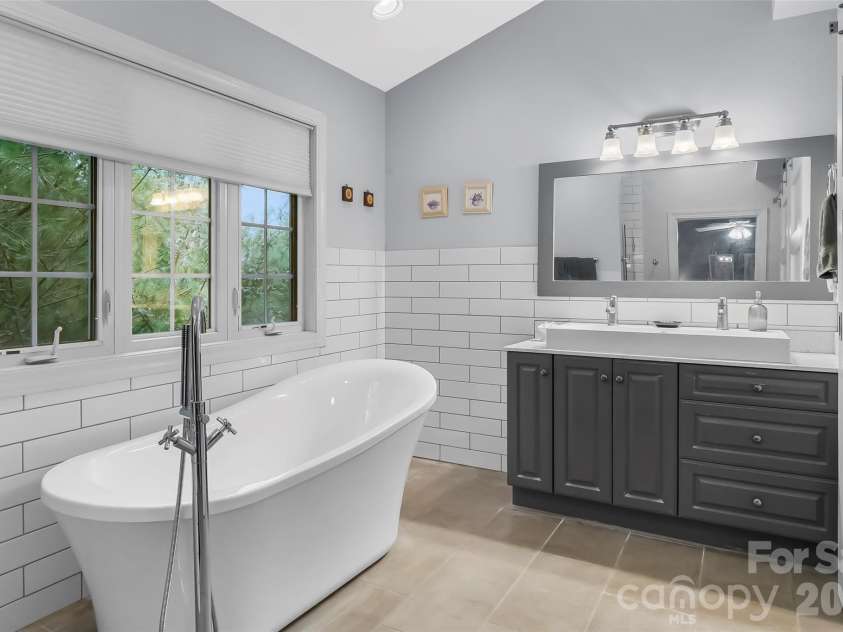 1726 Waterford Way, Morganton, NC 28655.  MLS# CAR4335451, YatesRealty ID 2650. 