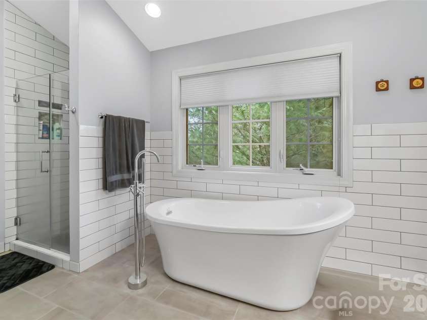 1726 Waterford Way, Morganton, NC 28655.  MLS# CAR4335451, YatesRealty ID 2650. 