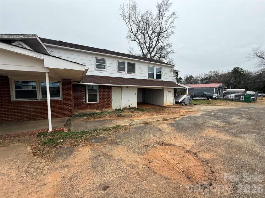 8106 Mount Holly Road, Charlotte, NC 28214.  MLS# CAR4395863, YatesRealty ID 2650. 