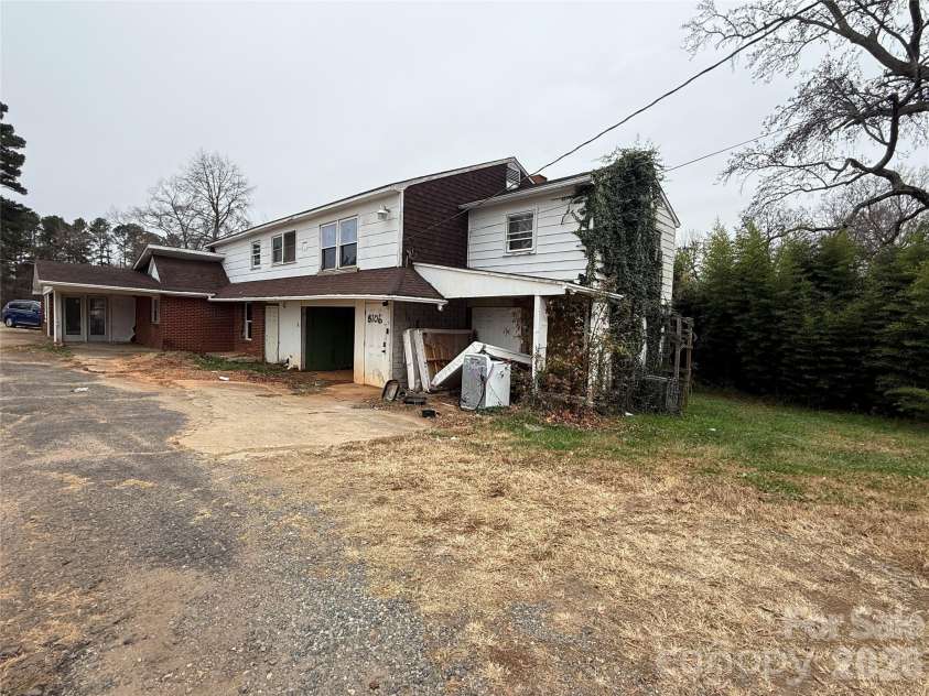8106 Mount Holly Road, Charlotte, NC 28214.  MLS# CAR4395863, YatesRealty ID 2650. 