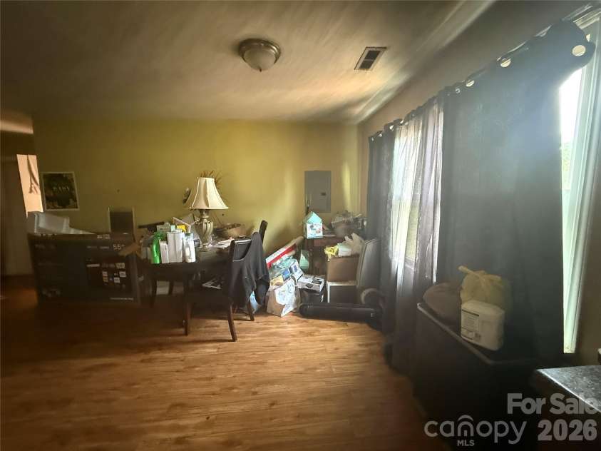 8106 Mount Holly Road, Charlotte, NC 28214.  MLS# CAR4414819, YatesRealty ID 2650. 