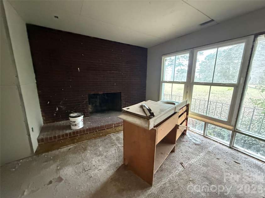 8106 Mount Holly Road, Charlotte, NC 28214.  MLS# CAR4414819, YatesRealty ID 2650. 