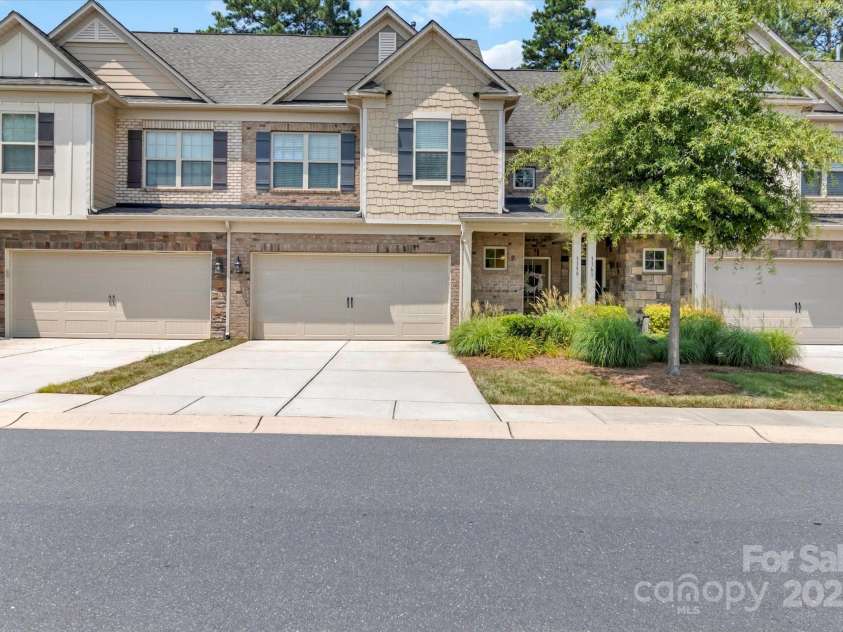 3159 Hartson Pointe Drive, Fort Mill, SC 29707.  MLS# CAR4275300, YatesRealty ID 26500. 