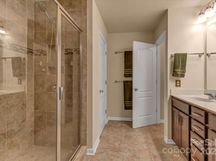 3159 Hartson Pointe Drive, Fort Mill, SC 29707.  MLS# CAR4275300, YatesRealty ID 26500. 