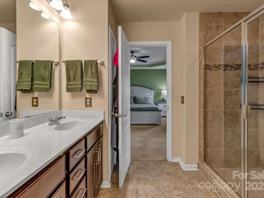3159 Hartson Pointe Drive, Fort Mill, SC 29707.  MLS# CAR4275300, YatesRealty ID 26500. 