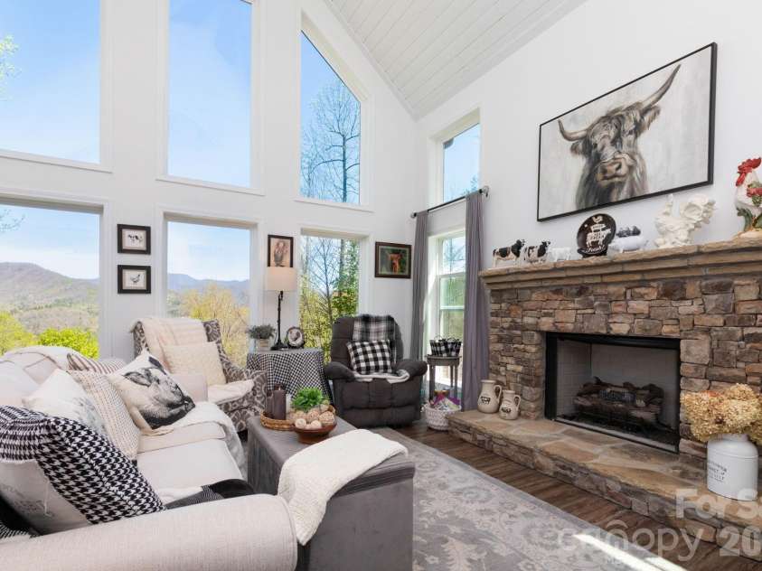 153 Fairlane Loop, Whittier, NC 28789.  MLS# CAR4368532, YatesRealty ID 26501. 