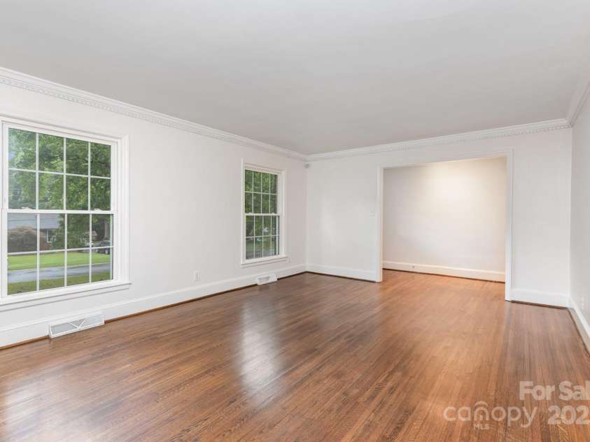 2734 Dunlavin Way, Charlotte, NC 28205.  MLS# CAR4282066, YatesRealty ID 26501. 