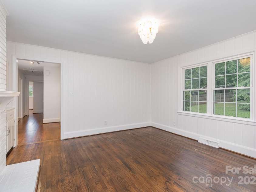 2734 Dunlavin Way, Charlotte, NC 28205.  MLS# CAR4282066, YatesRealty ID 26501. 