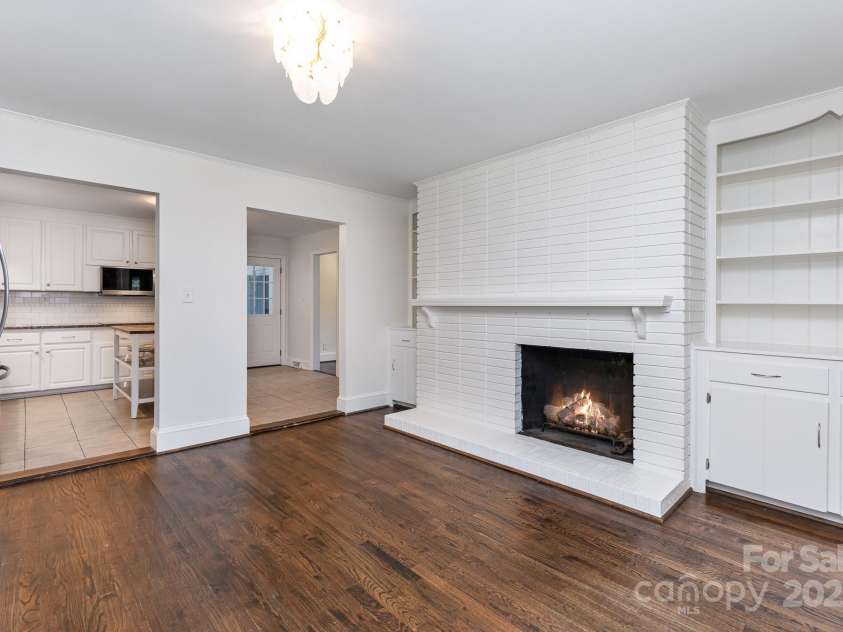 2734 Dunlavin Way, Charlotte, NC 28205.  MLS# CAR4282066, YatesRealty ID 26501. 