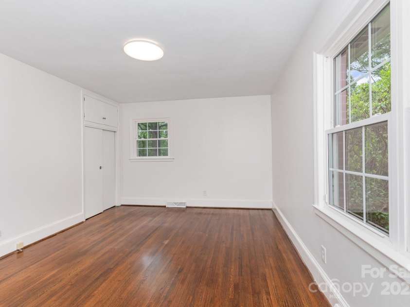 2734 Dunlavin Way, Charlotte, NC 28205.  MLS# CAR4282066, YatesRealty ID 26501. 