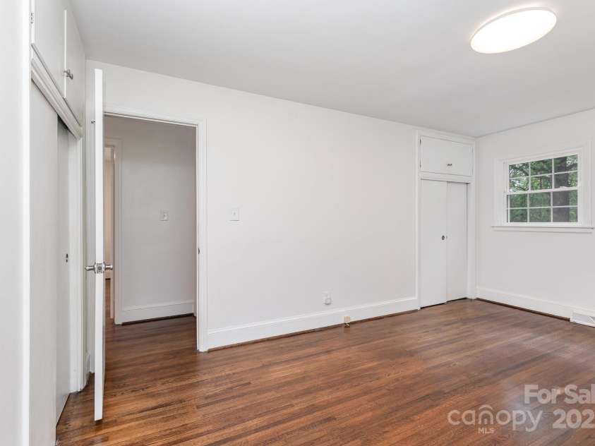 2734 Dunlavin Way, Charlotte, NC 28205.  MLS# CAR4282066, YatesRealty ID 26501. 