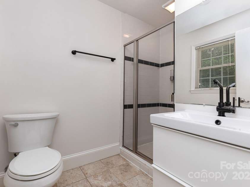 2734 Dunlavin Way, Charlotte, NC 28205.  MLS# CAR4282066, YatesRealty ID 26501. 